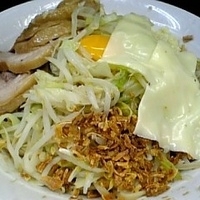 「大ぶたらーめん 750円（ヤサイマシ、ニンニクマシマシ）+汁なし」@ラーメン二郎 横浜関内店の写真