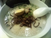 「ラーメン+替え玉（サービス券）」@博多天神 池袋店の写真