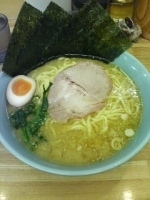 「ラーメン（中盛り:油多め）」@濱壱家の写真