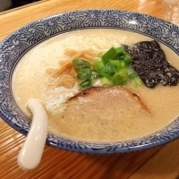 「らーめん700円+めんたいにぎり200円」@久留米らーめん 金丸の写真