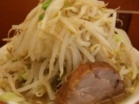 「小ラーメン+ヤサイニンニク」@ラーメン二郎 立川店の写真