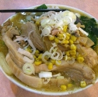 「石狩+わかめ+チャーシュー」@サッポロラーメン羆 龍舞店の写真