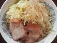 「らーめん（ヤサイ多め味濃い目アブラ多めで麺硬め）￥650」@らーめん陸の写真