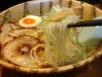 「塩チャーシュー麺980円+特製味玉100円」@麺屋 青山 本店の写真