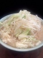 「ラーメン（野菜・ニンニク）￥700」@ラーメン二郎 池袋東口店の写真