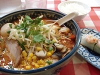 「デラックストムヤムらーめん」@ティーヌン  銀座店の写真