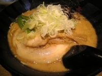 「豚骨醤油（750円）」@めんりき 匠 秋川店の写真