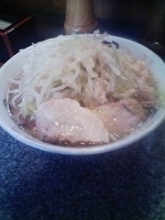 「ラーメン大盛り（野菜・あぶら・たまねぎ多め 味濃い目 にんにく少」@どっと屋の写真