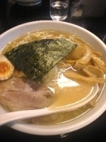 「醤油ラーメン+味玉+メンマ」@らーめん 嶋田家の写真