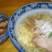 「柚コショーそば 750円+ミニチャーシュー丼 250円」@くらまの写真