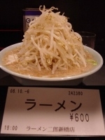 「ラーメン 600円（野菜マシマシ・ニンニク・濃口・脂多め）」@ラーメン 新橋店の写真