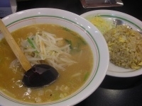 「Bセット（味噌ラーメン+チャーハン）730円」@ピリカ 亀有店の写真