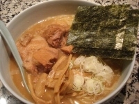 「背脂醤油ラーメン+白ごはん」@元祖脂そば 背脂醤油 のあの写真