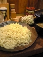 「つけ麺大盛+野菜+ご飯」@つけ麺屋 やすべえ 新宿店の写真