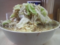 「小ラーメン（全マシ）￥650」@ラーメン二郎 京成大久保店の写真