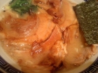 「とんこつしょうゆチャーシュー麺（950円）」@らー麺にしかわの写真