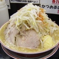 「大盛ラーメン 780円（ヤサイマシマシ・ニンニク・唐辛子）」@らぁめん 元気の源の写真