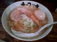 「味玉らーめん 中盛り」@えるびす 東口店の写真