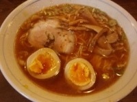 「中華そば+半熟煮玉子」@豆天狗 本店の写真