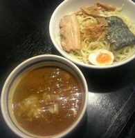 「カレーつけ麺（中盛300g/辛さ1辛）+チーズ+チーズ+新作麺（」@オリオン食堂の写真