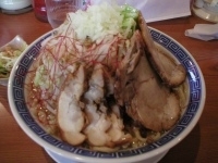 「限定 バジル塩ふじ麺（中盛無料）  800円 チャーシュー2枚ト」@常勝軒 伊勢崎総本店の写真