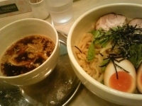 「特つけ麺・醤油（大盛）」@麺行使 伊駄天 立川の写真