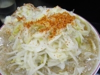 「大 700円（ヤサイマシマシ・唐辛子）」@ラーメン二郎 鶴見店の写真