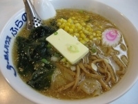 「味噌ひもかわ￥700+バター￥100+コーン￥100」@ラーメンハウスふらの 大泉店の写真