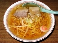 「極太手打ちラーメン 520円」@食堂なまえの写真