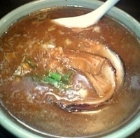 「えび香油魚醤らぁめん（麺カタメ） 850円+こぶたの半ご飯 25」@らぁめんの店 小櫻の写真