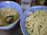 「つけめん（+大盛り、+豚ほぐし）850円+100円+150円=1」@六厘舎 本店の写真