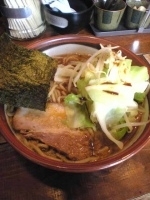 「らーめん中盛り+野菜」@らーめん天空の写真