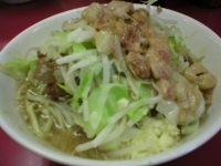 「ラーメン豚入り￥750 麺少な目 ニンニクアブラマシ」@ラーメン二郎 ひばりヶ丘駅前店の写真