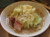 「小ラーメン （ニンニク、脂） ￥600」@ラーメン どんの写真