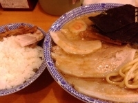 「特製中華そば（大）+白飯 960円+130円=1090円」@中華蕎麦 とみ田の写真