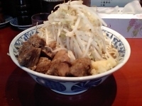 「ラーメン 野菜普通+ニンニク、豚（600円+120円）」@麺香房 暖々の写真