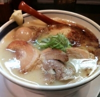 「チャーシュー麺+味玉」@麺匠 秀虎。の写真