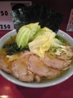 「らーめん+チャーシュー+キャベツ」@おーくら家 本店の写真