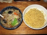 「特製もりそば（麺少なめ、メンマ増量）680円+温野菜100円」@神田大勝軒の写真