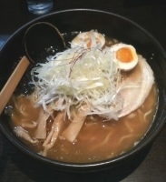 「ひろやらあめん（大盛）+ネギ+味玉（元気玉）」@海と大地のらあめん ひろやの写真