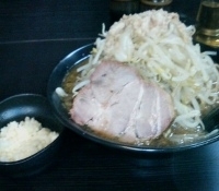 「小ラーメン（野菜+脂）+生ニンニク」@勇花の写真