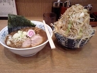 「中華そば小硬め濃いめ、野菜盛山盛（680円+100円）」@大勝軒 節物語in本厚木の写真