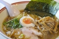 「醤油細麺 トッピングにメンマ」@あぢとみ食堂の写真