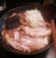 「中華そば（大盛）+半肉増し」@狼煙 〜NOROSHI〜の写真