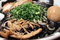 「黒武骨味玉らー麺」@麺屋武蔵 武骨の写真