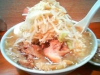 「ラーメン/全増しダブル-ヤサイ・ニンニク・アブラ（￥750）」@ラーメン富士丸 西新井大師店の写真