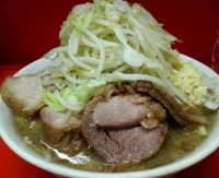 「小豚 ヤサイ ニンニク」@ラーメン二郎 神田神保町店の写真