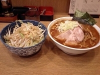 「中華そば中盛+辛味噌+野菜盛大盛」@大勝軒 節物語in本厚木の写真