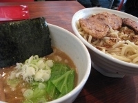 「ヒバゴンつけ麺 大<500g> + チャーシュー三枚（クーポン）」@燃えよ!ヒバゴンの写真