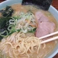 「味噌ラーメン+中盛+ライス」@さつまっこ 田園調布店の写真